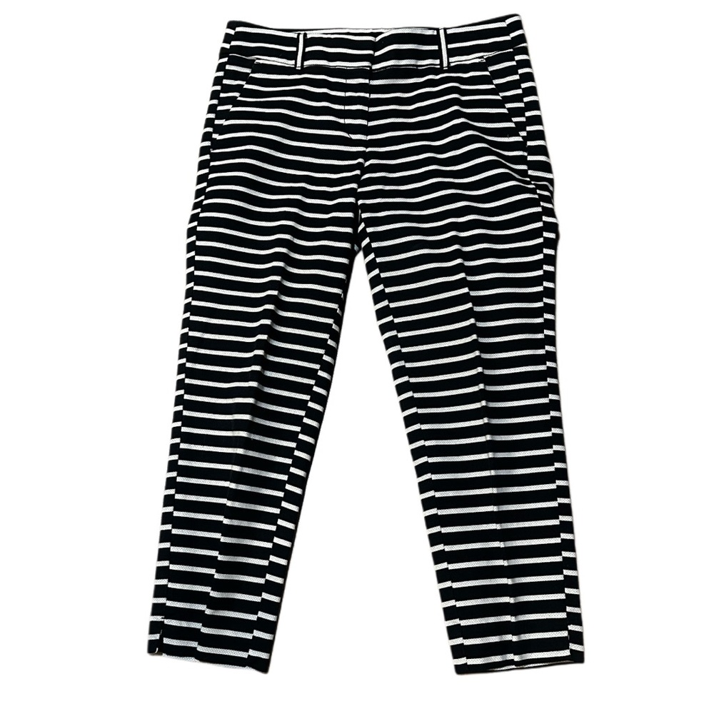 Loft black‎ and white stripe cropped chino size 6p
The riviera pant